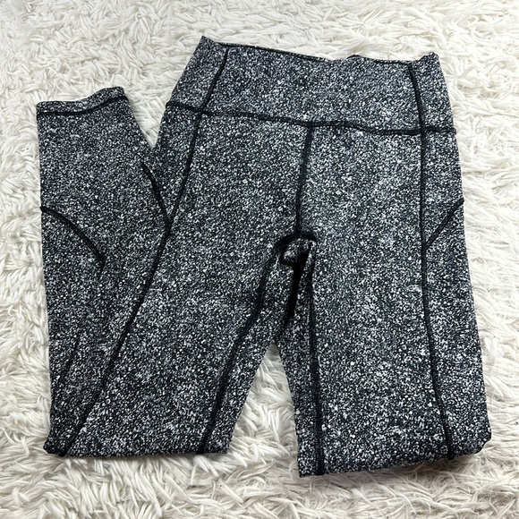 Lululemon In Movement Tight 25" *Everlux Diffuse Starlight Black - Picture 1 of 6